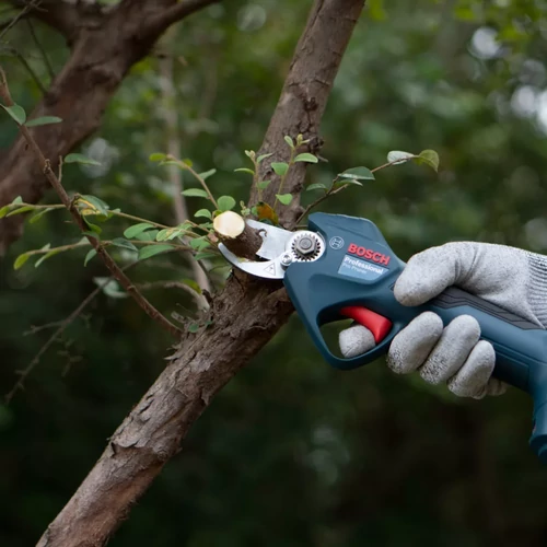Bosch 06019K1021 ProPruner Akkus metszőolló 2x3.0Ah | Akkuval, töltővel