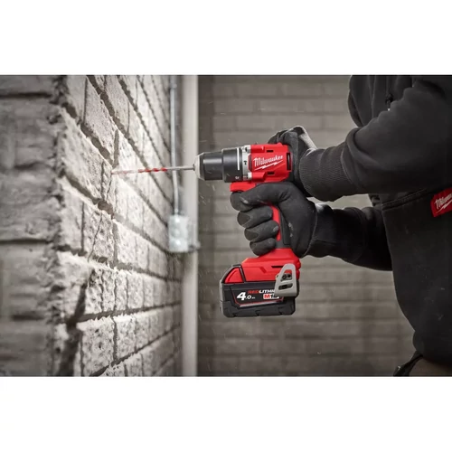 Milwaukee M18BLPDRC-422C kompakt szénkefe nélküli ütvefúró-csavarozó