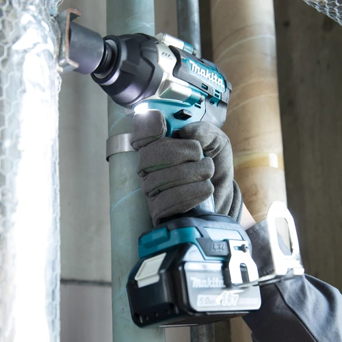 Makita DTW700Z 18V LXT Li-Ion BL 700Nm ütvecsavarbehajtó 1/2