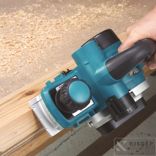Makita KP0800 620W 82mm gyalu