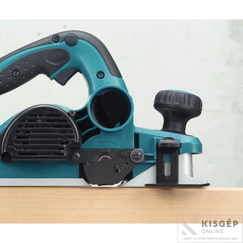 Makita KP0800 620W 82mm gyalu