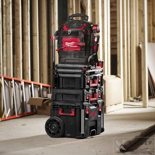 Milwaukee PACKOUT™ Struktúrált hátizsák