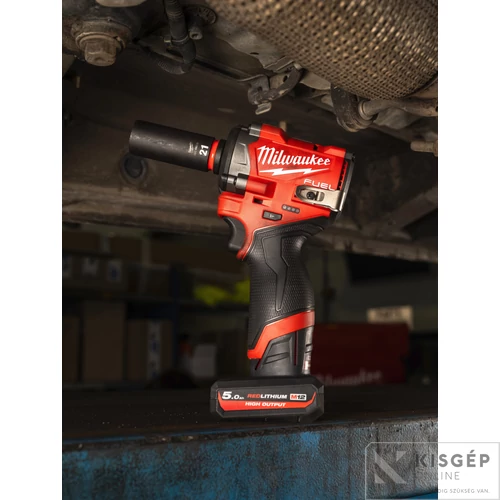 Milwaukee M18ONEFHIWF34-502X nagy nyomatékú ütvecsavarozó 4933471751 – használat közben