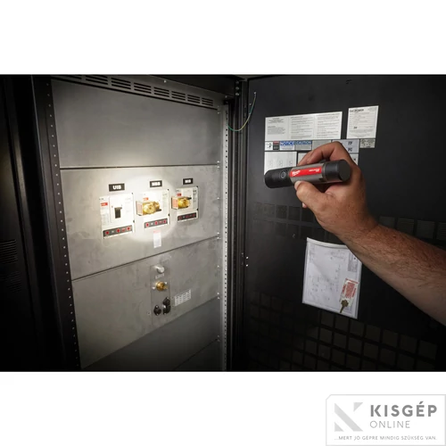 Milwaukee L4FMLED-201 USB ÚJRATÖLTHETŐ 800L RÖGZÍTETT ZSEBLÁMPA