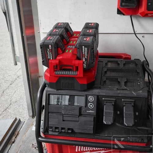 Milwaukee M18MPC6EU M18™ mobil PACKOUT™ 6 portos gyorstöltő