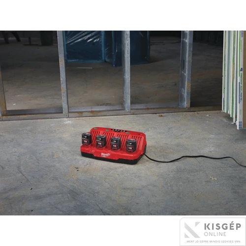 Milwaukee M12 C4   M12 4 SOROS TÖLTő