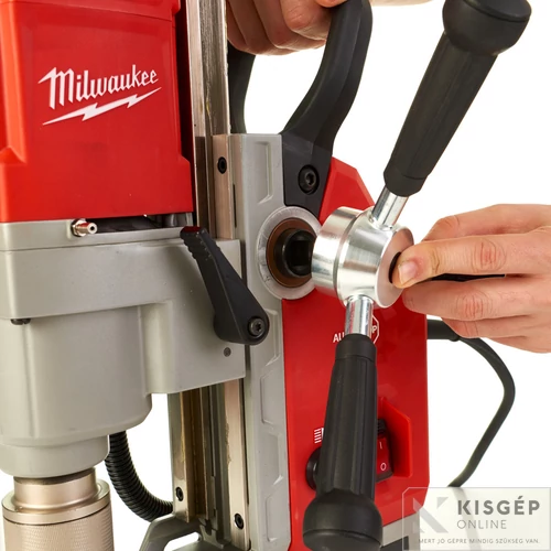 Milwaukee MDE41 Mágnestalpas fúrógép elektromágnessel