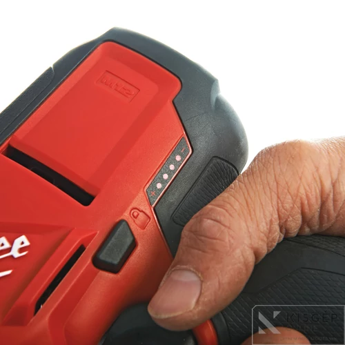 Milwaukee M12CHZ-402C M12 FUEL univerzális kézifűrész